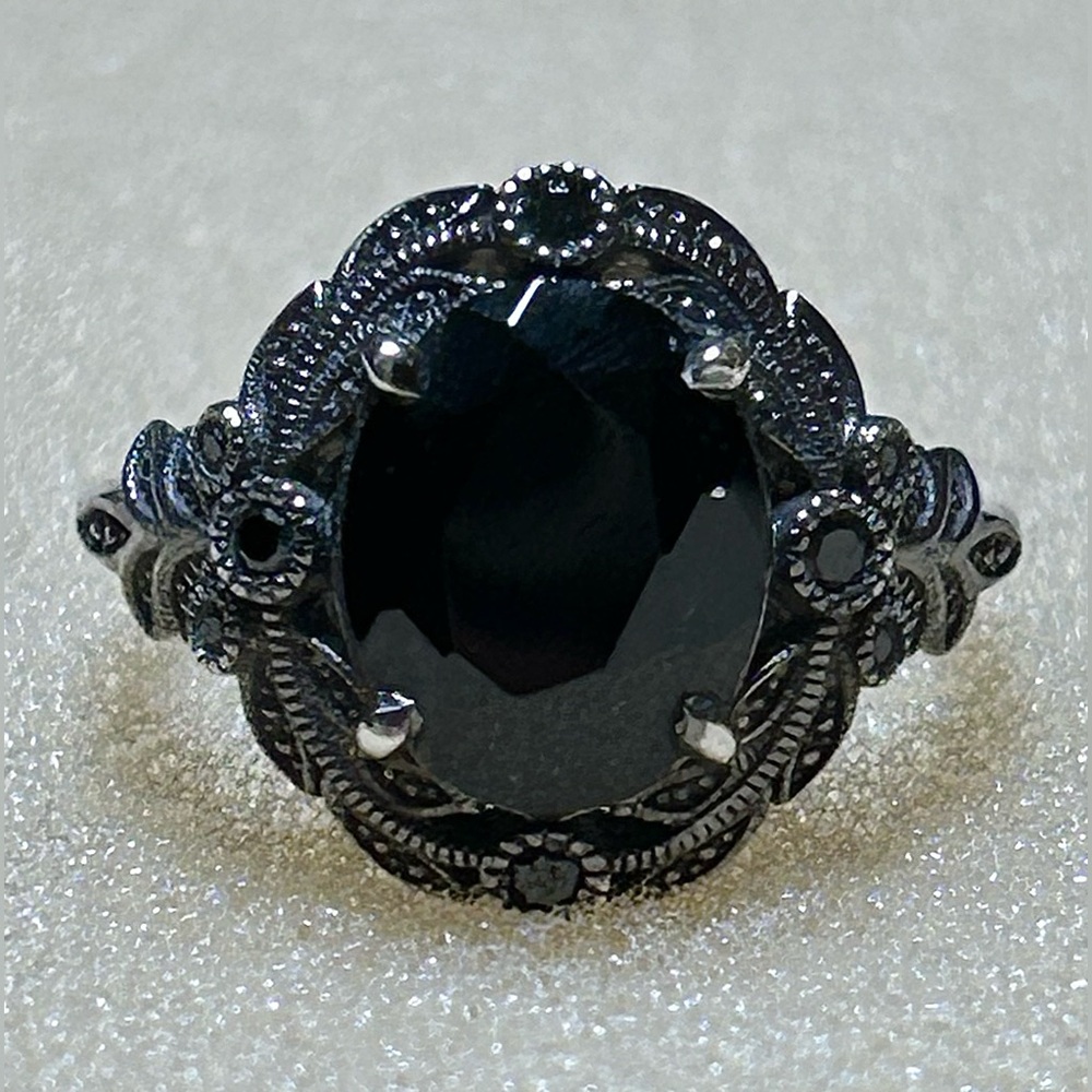 Oval Black Onyx Sterling Silver Ring—Size 5, Rhodium Plated, Like New
